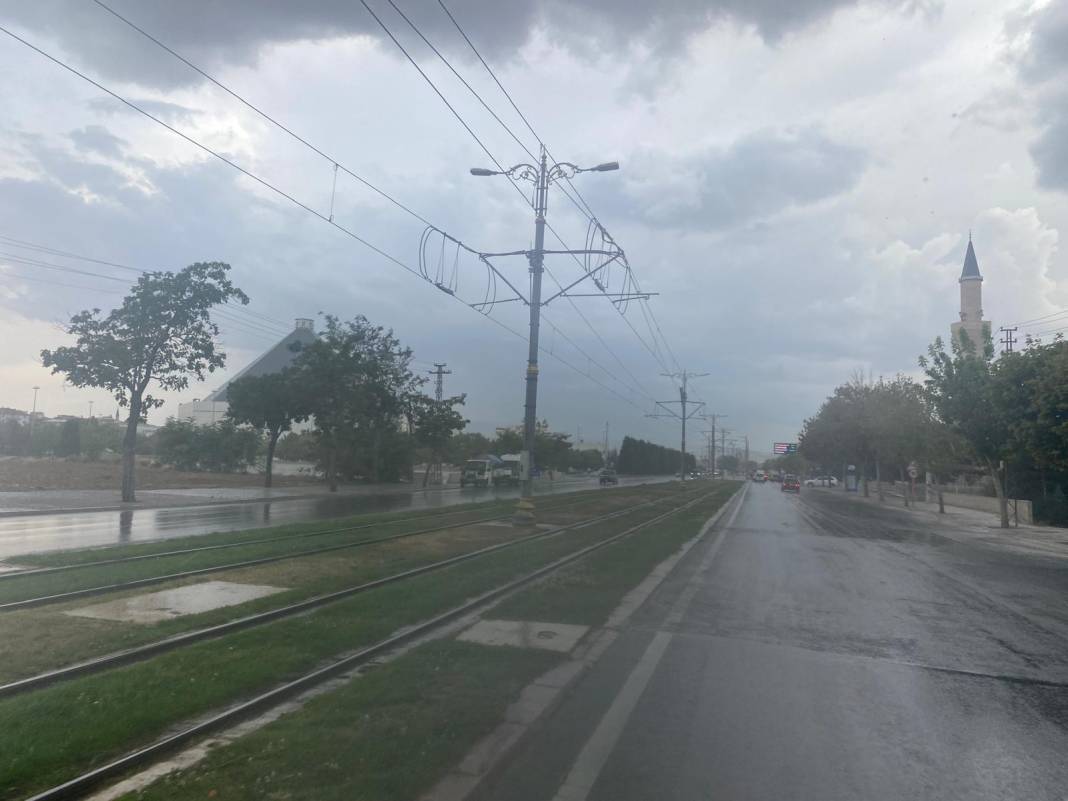 Konya’nın merkezine beklenen yağış düştü 7